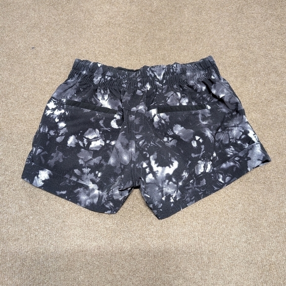 LULULEMON (Size 4) Spring Break Away Shorts II Black - Picture 6 of 10
